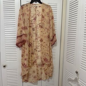 Maurices Beige, Pink, and Burgundy Floral Kimono Duster